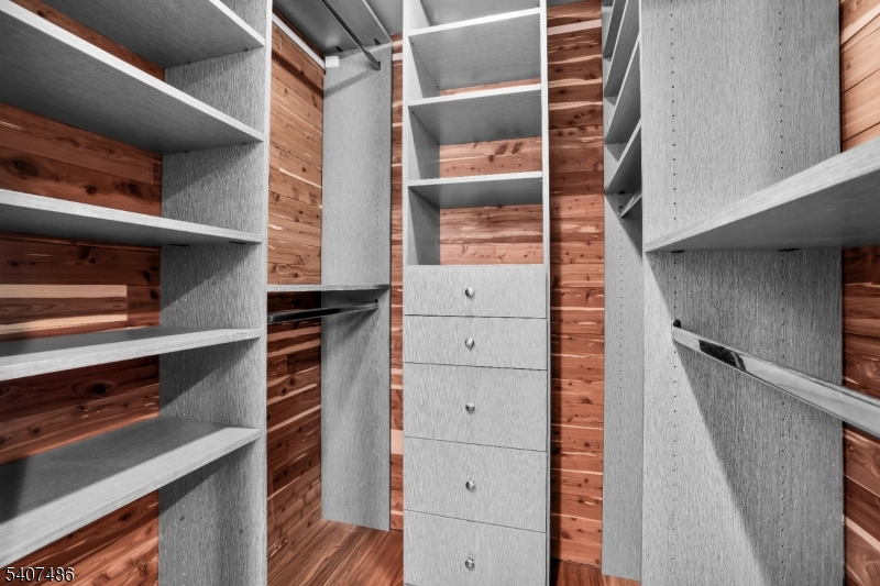 Pinecliff Lake - Residential