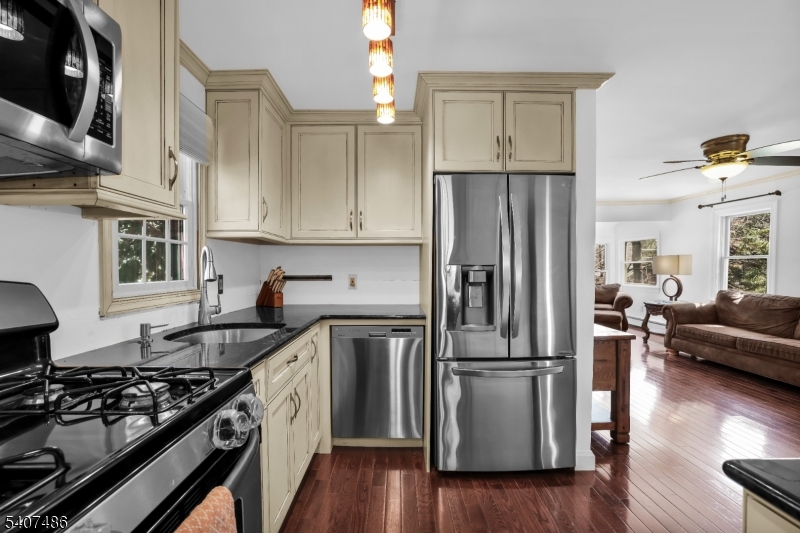 Pinecliff Lake - Residential