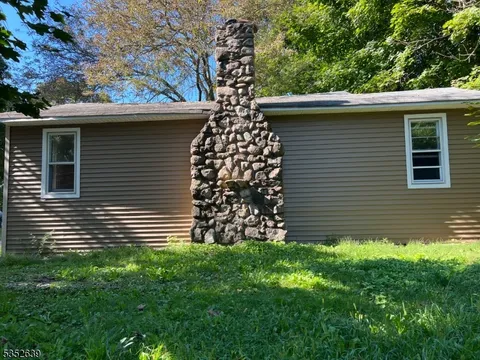 MLS: 3958132