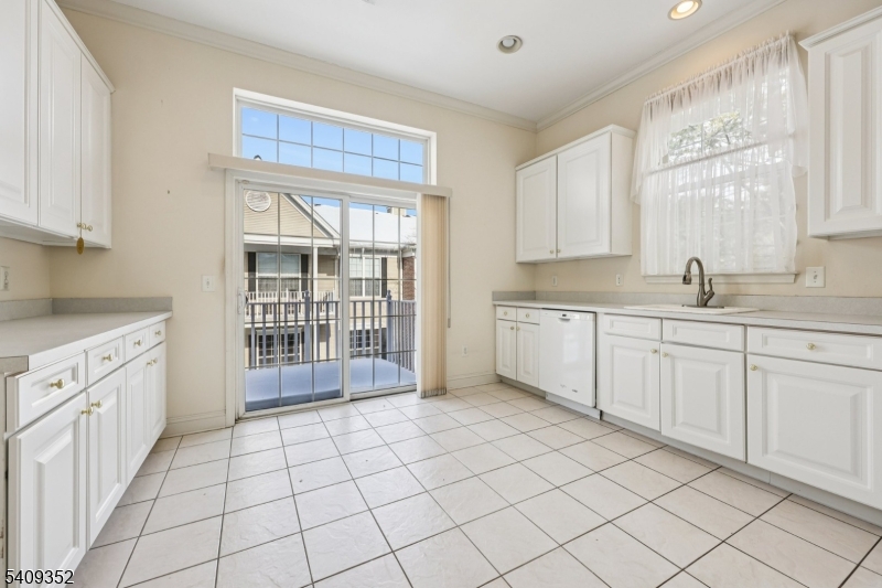 Four Season - Residential