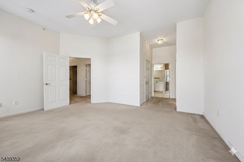 Four Season - Residential