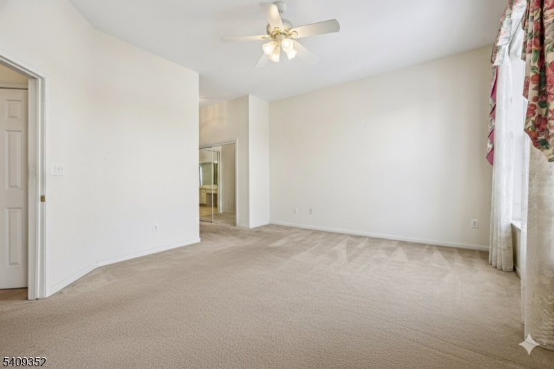 Four Season - Residential