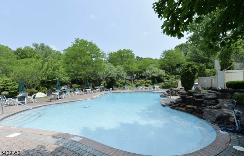 Four Season - Residential