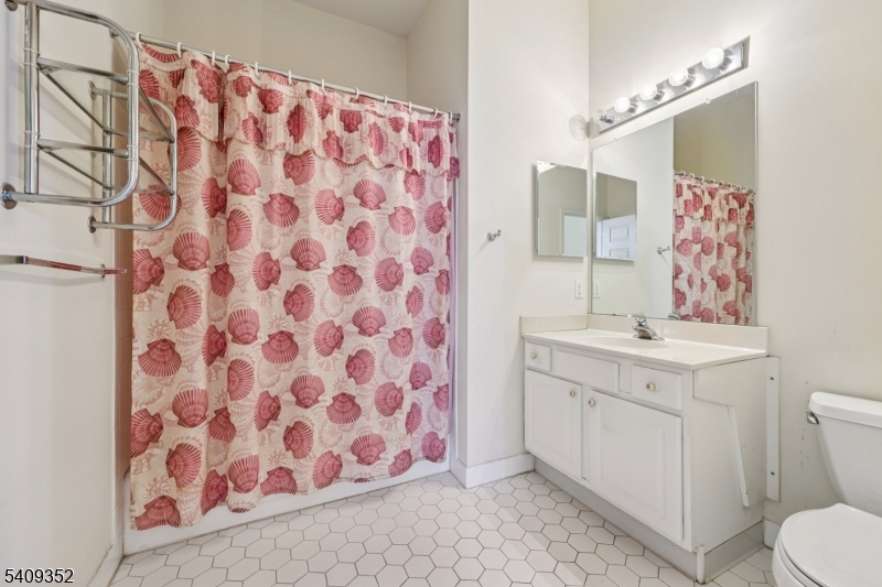 Four Season - Residential