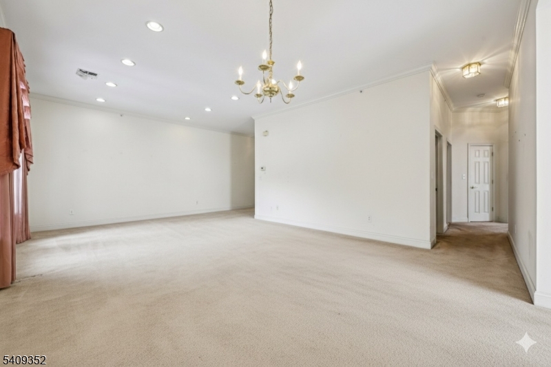 Four Season - Residential