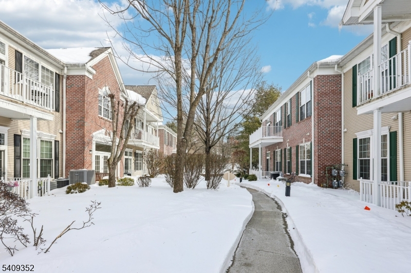 Four Season - Residential