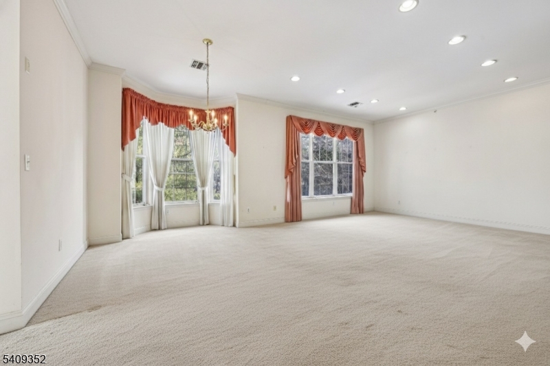 Four Season - Residential