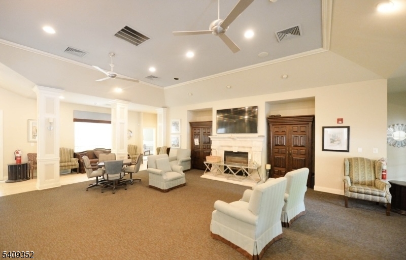 Four Season - Residential