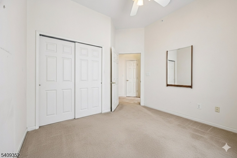 Four Season - Residential