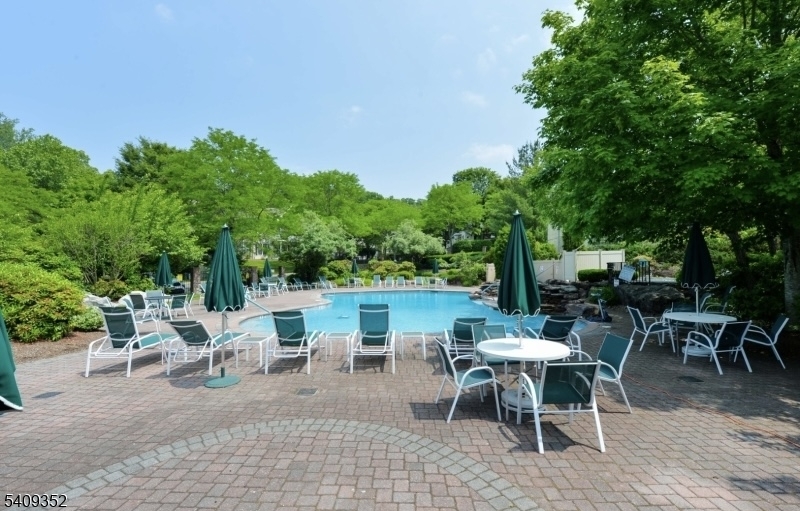 Four Season - Residential