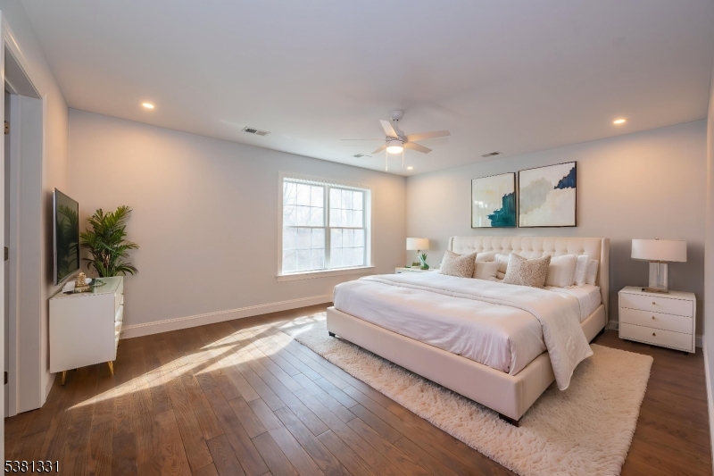 Ironia - Residential