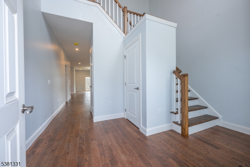 Ironia - Residential