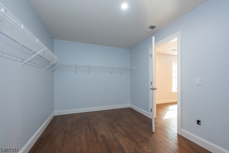 Ironia - Residential