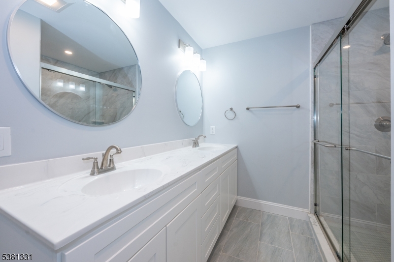 Ironia - Residential