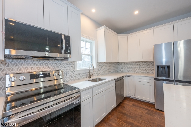 Ironia - Residential