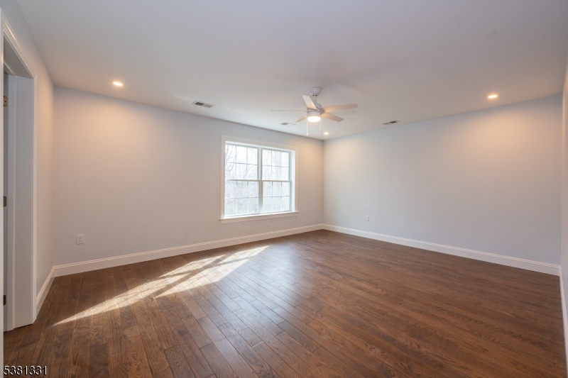 Ironia - Residential