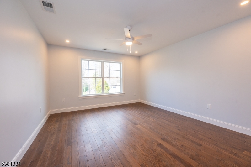 Ironia - Residential