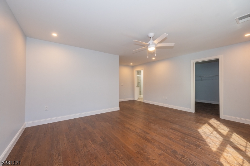 Ironia - Residential