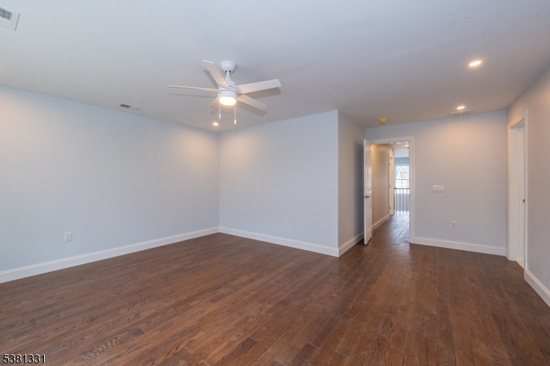 Ironia - Residential