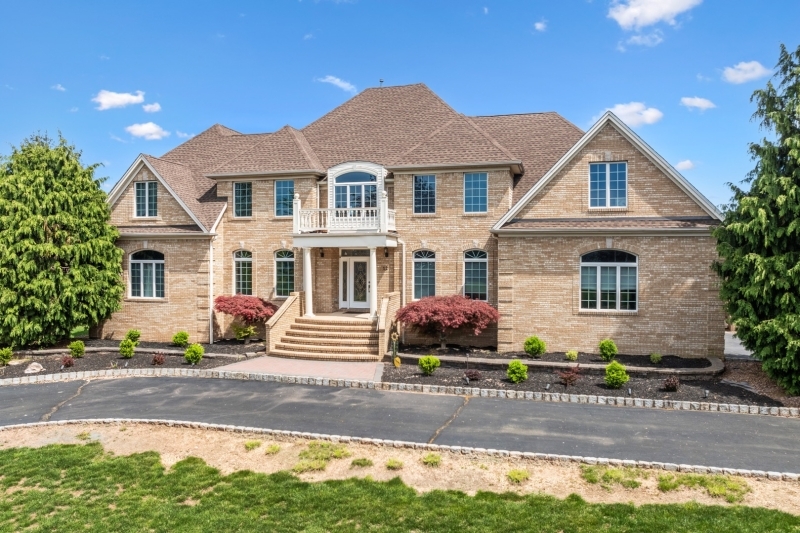 12 Horseshoe Dr