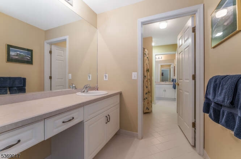 Readington Twp., New Jersey 08889, United States, 5 Bedrooms Bedrooms, ,5 BathroomsBathrooms,Residential,Active,167804