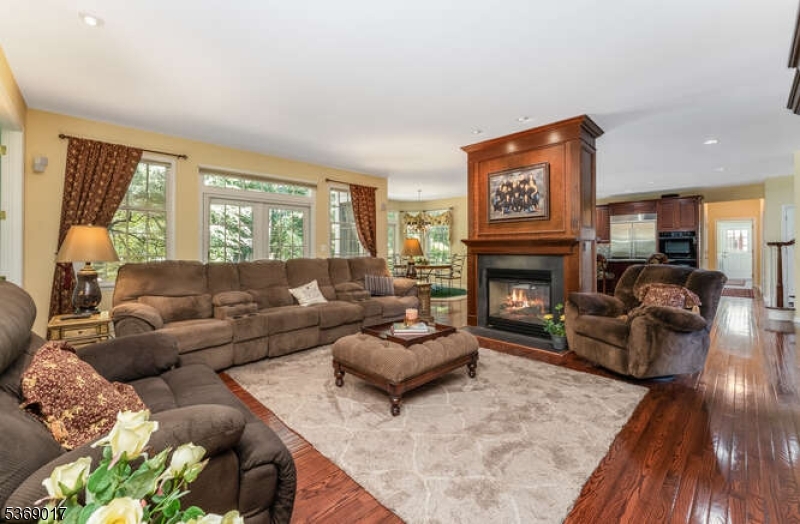 Readington Twp., New Jersey 08889, United States, 5 Bedrooms Bedrooms, ,5 BathroomsBathrooms,Residential,Active,167804