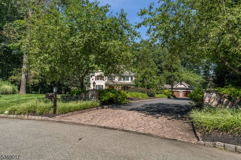 Readington Twp., New Jersey 08889, United States, 5 Bedrooms Bedrooms, ,5 BathroomsBathrooms,Residential,Active,167804