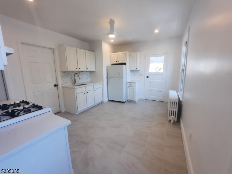 Woodland Park, New Jersey 07424, United States, 3 Bedrooms Bedrooms, ,1 BathroomBathrooms,Residential,Active,210265