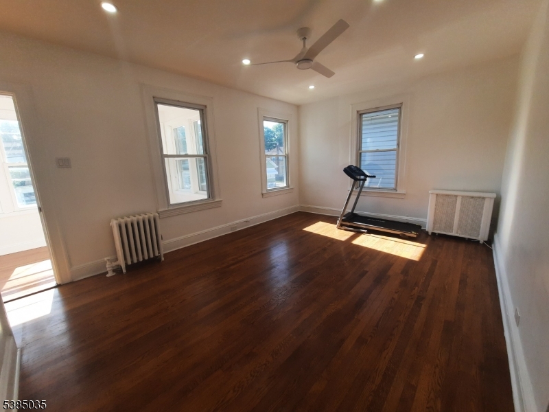 Woodland Park, New Jersey 07424, United States, 3 Bedrooms Bedrooms, ,1 BathroomBathrooms,Residential,Active,210265