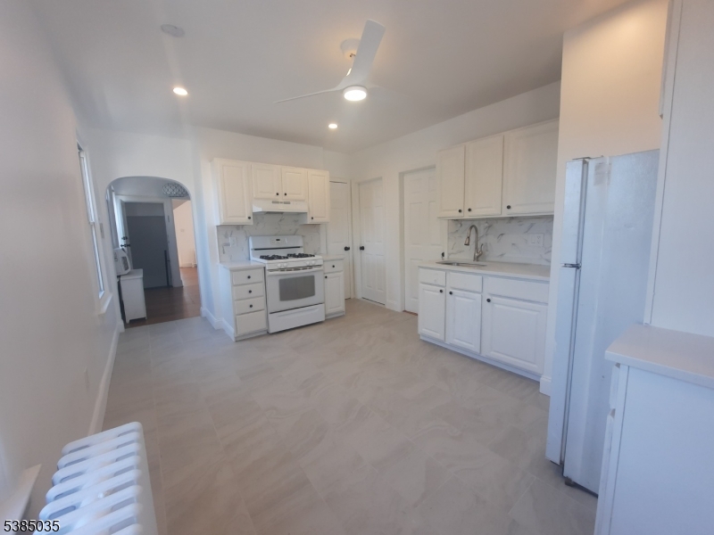 Woodland Park, New Jersey 07424, United States, 3 Bedrooms Bedrooms, ,1 BathroomBathrooms,Residential,Active,210265