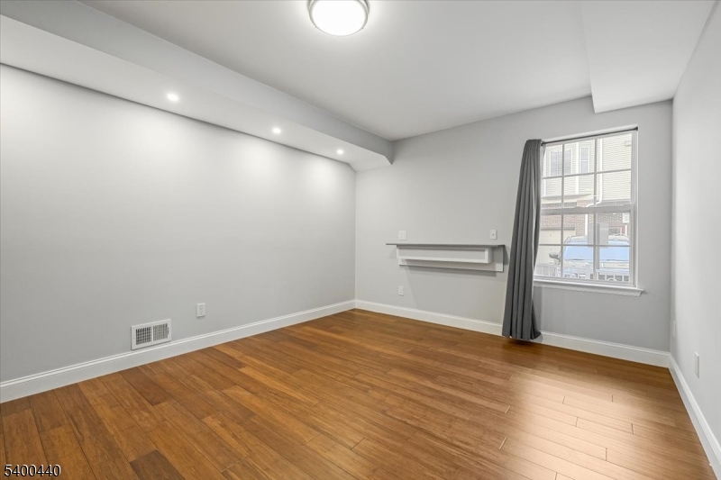 Crescent Court - Residential Lease