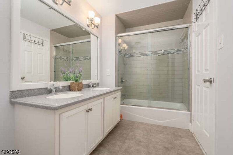 Mendham Commons - Residential