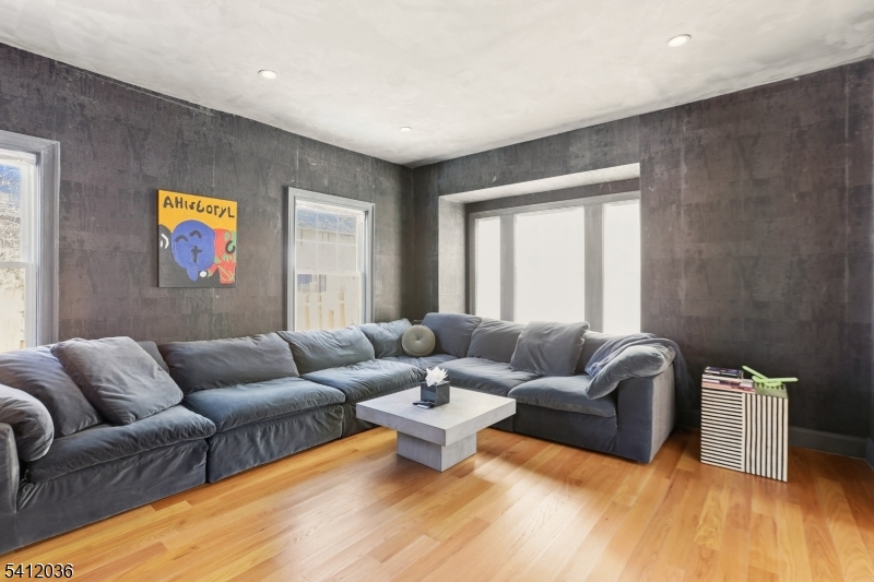 Seven Oaks - Residential