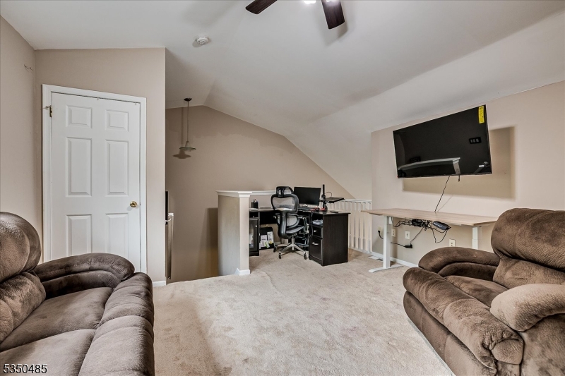 Piscataway Twp., New Jersey 08854, United States, 2 Bedrooms Bedrooms, ,3 BathroomsBathrooms,Residential,Pending,110526