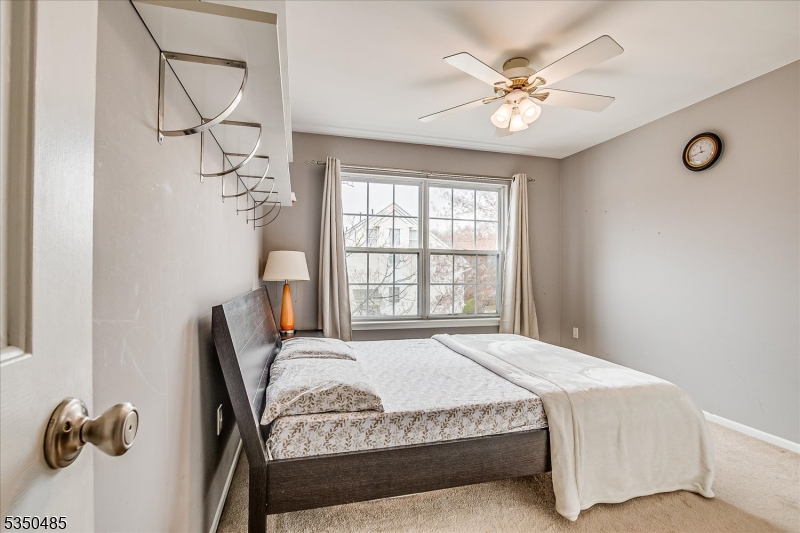 Piscataway Twp., New Jersey 08854, United States, 2 Bedrooms Bedrooms, ,3 BathroomsBathrooms,Residential,Pending,110526