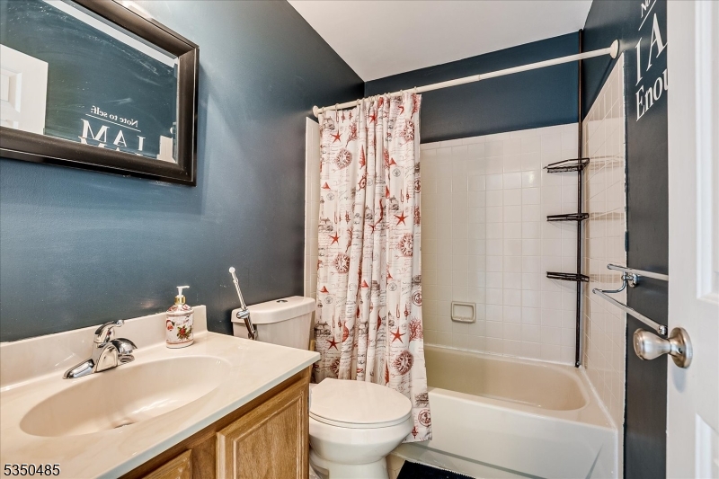 Piscataway Twp., New Jersey 08854, United States, 2 Bedrooms Bedrooms, ,3 BathroomsBathrooms,Residential,Pending,110526