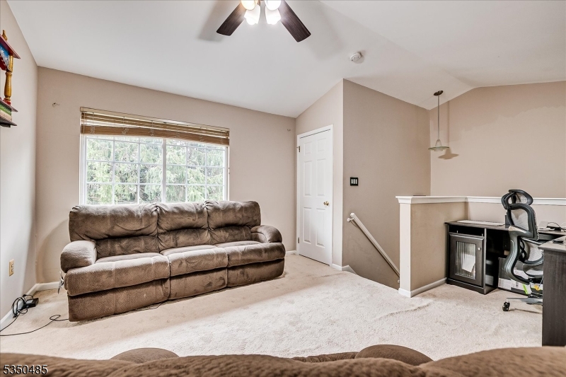 Piscataway Twp., New Jersey 08854, United States, 2 Bedrooms Bedrooms, ,3 BathroomsBathrooms,Residential,Pending,110526