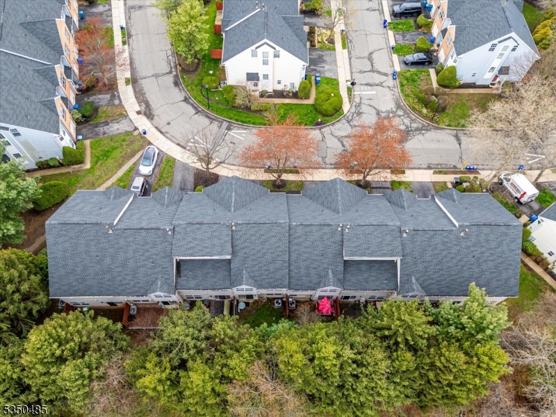 Piscataway Twp., New Jersey 08854, United States, 2 Bedrooms Bedrooms, ,3 BathroomsBathrooms,Residential,Pending,110526