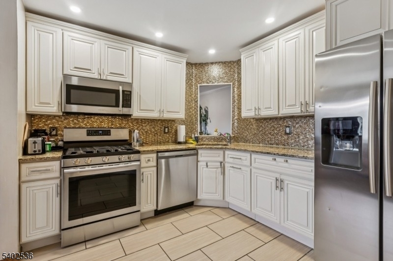 Carriage Homes/Reflection - Residential