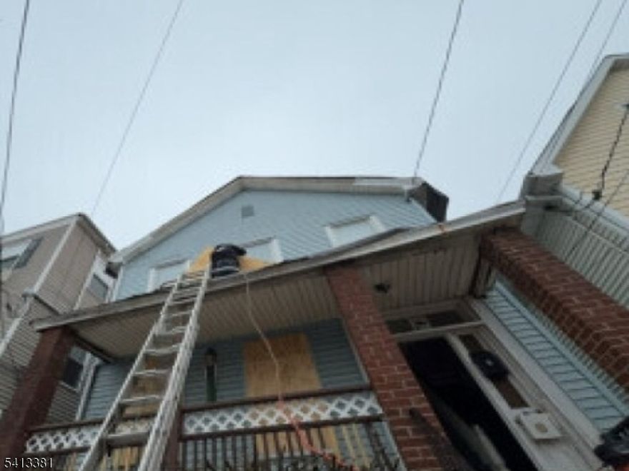 The property is boarded with no access and deemed a safety risk, so all potential buyersare asked to check with city and tax records to determine actual bedroom, bathroomcounts. This is an AS-IS foreclosed/REO property. NO ACCESS Due to what the seller believesare safety concerns. Per our BPO/TAX describes the property as a MFR (colonial)built in 1912. It has a GLA of approx. 1488 and has 4 bedrooms and 2baths, full unfinishedbasement and NO Garage. The property is on 2500 sq ft*** Seller cannot guaranteeaccess at any given time. Offers may be made sight unseen *** Visual inspection isavailable attached and also on HUBZU.com ***