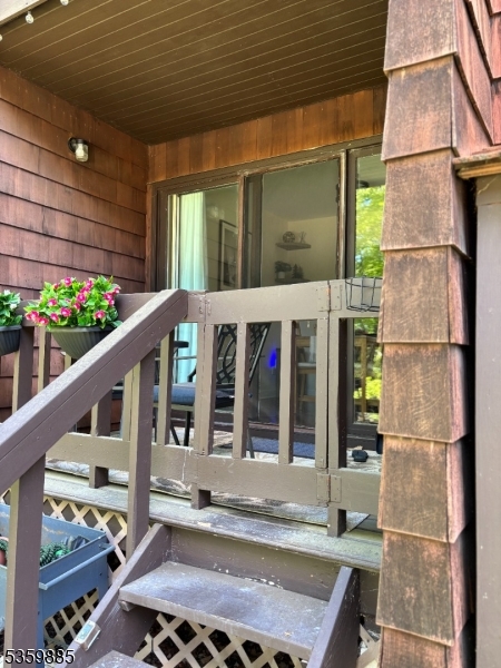 Allamuchy Twp., New Jersey 07840, United States, 1 Bedroom Bedrooms, ,1 BathroomBathrooms,Residential,Active,135519