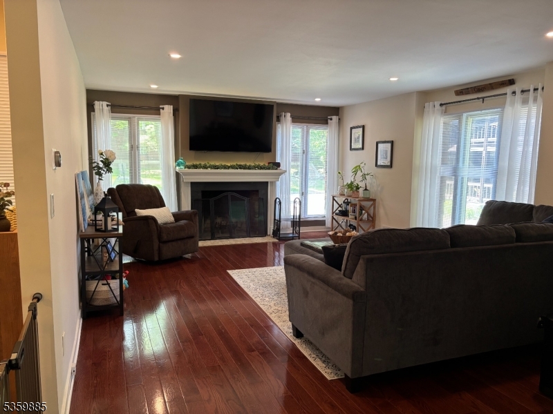 Allamuchy Twp., New Jersey 07840, United States, 1 Bedroom Bedrooms, ,1 BathroomBathrooms,Residential,Active,135519