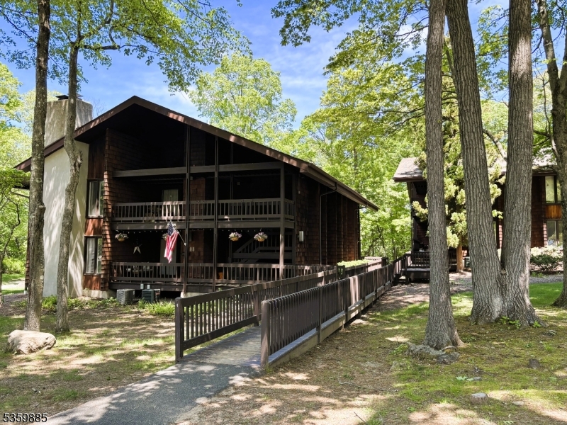 Allamuchy Twp., New Jersey 07840, United States, 1 Bedroom Bedrooms, ,1 BathroomBathrooms,Residential,Active,135519