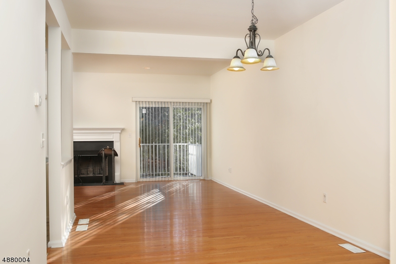 Glenmont Commons - Residential Lease