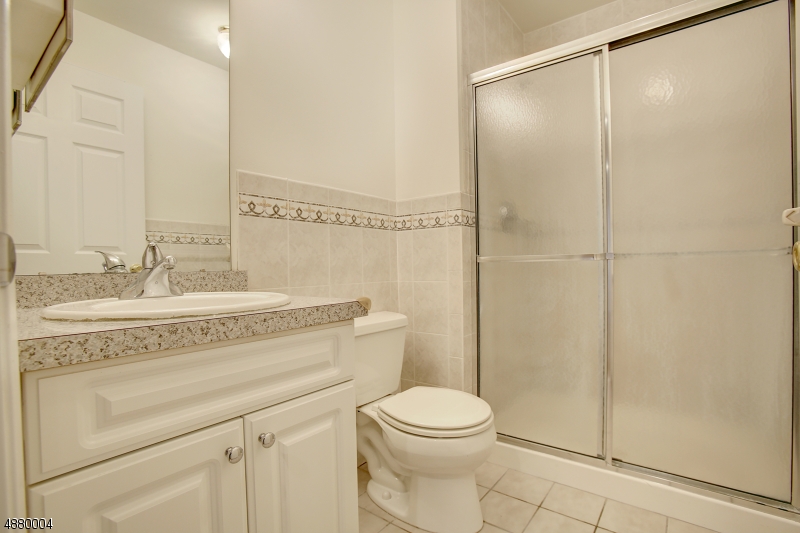 Glenmont Commons - Residential Lease