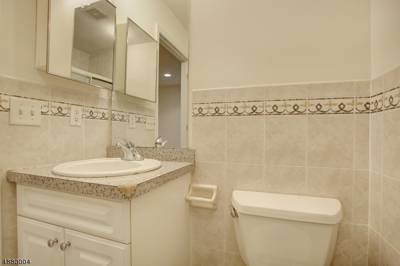 Glenmont Commons - Residential Lease