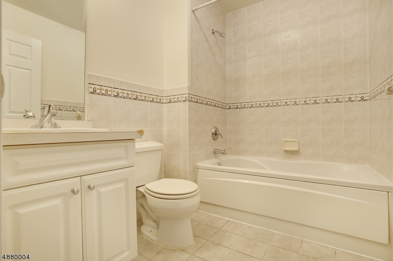 Glenmont Commons - Residential Lease