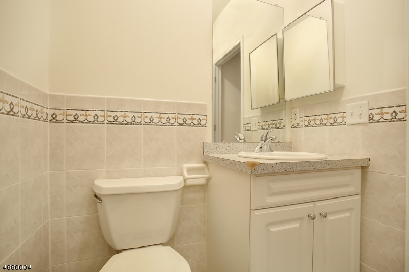 Glenmont Commons - Residential Lease