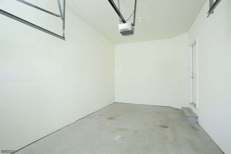 Glenmont Commons - Residential Lease