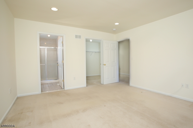 Glenmont Commons - Residential Lease